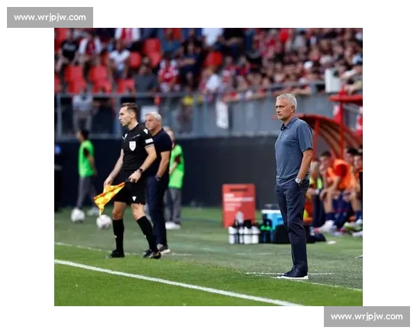 穆帅：晋级悬念犹存，费内巴切主场誓造 “地狱” 击溃费耶诺德